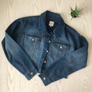 NWOT Eight Dreams Cropped Denim Jacket